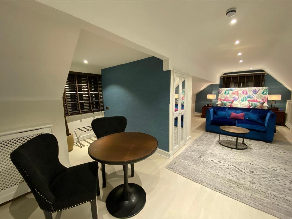 Langshott Manor - Luxury Gatwick 4*