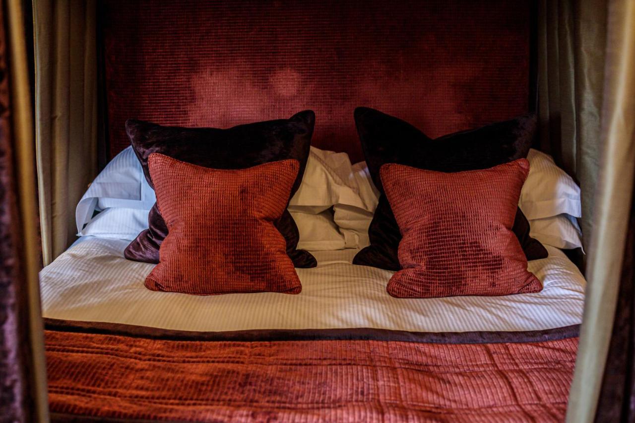 Langshott Manor - Luxury Gatwick 4*