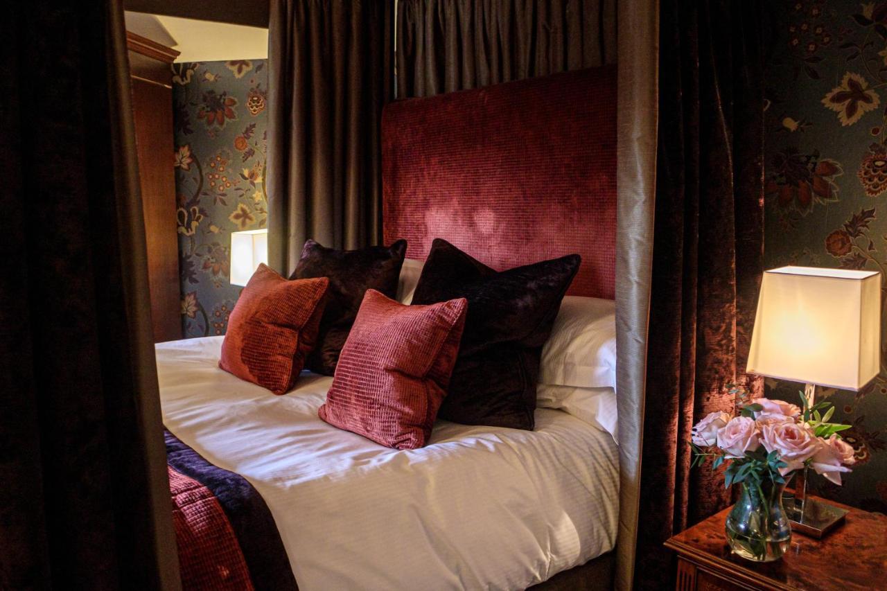 Langshott Manor - Luxury Gatwick Hotel 4*
