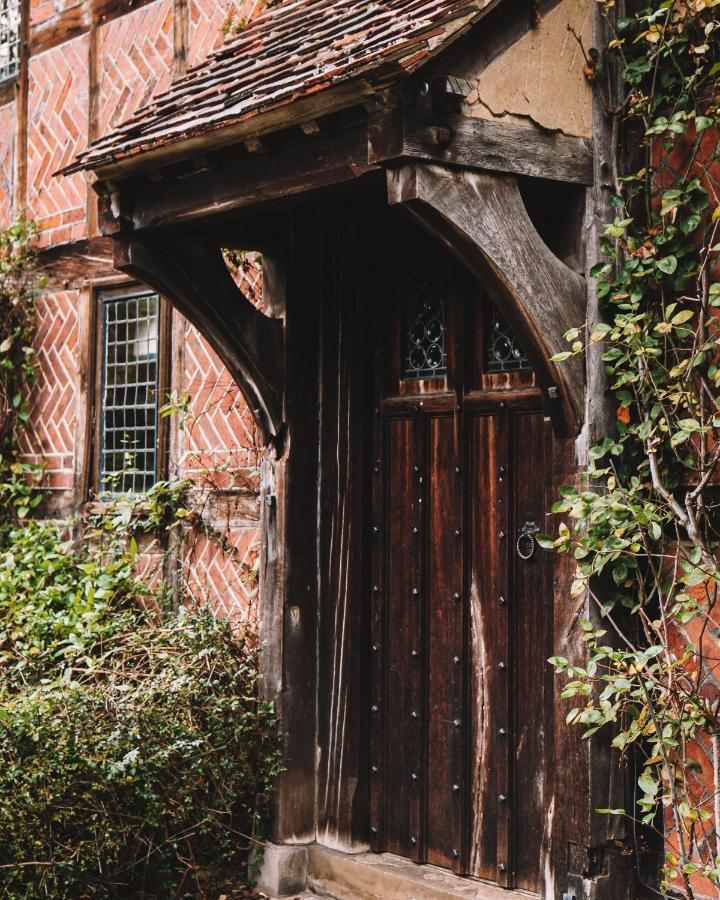 Langshott Manor - Luxury Gatwick Horley