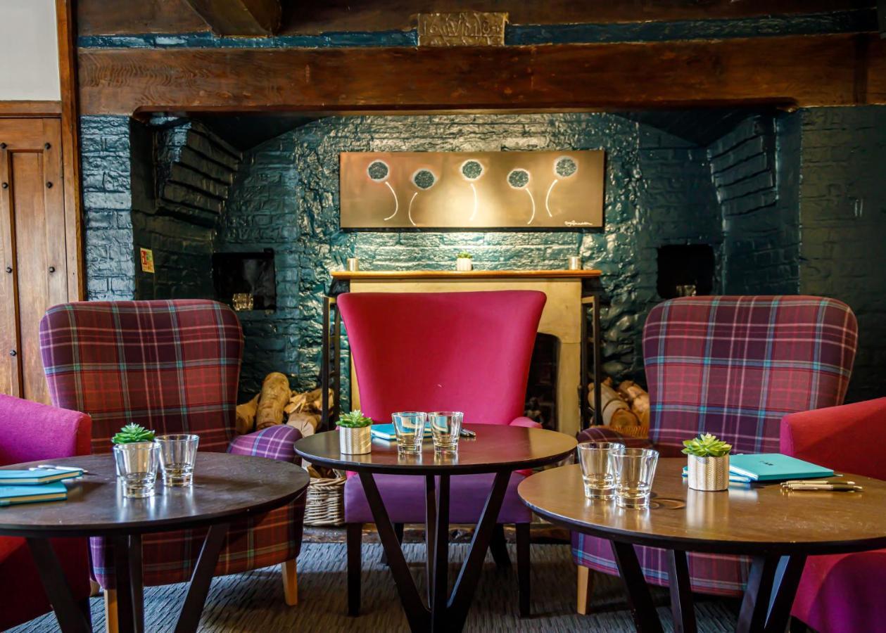 Langshott Manor - Luxury Gatwick Hotel Horley (Surrey)