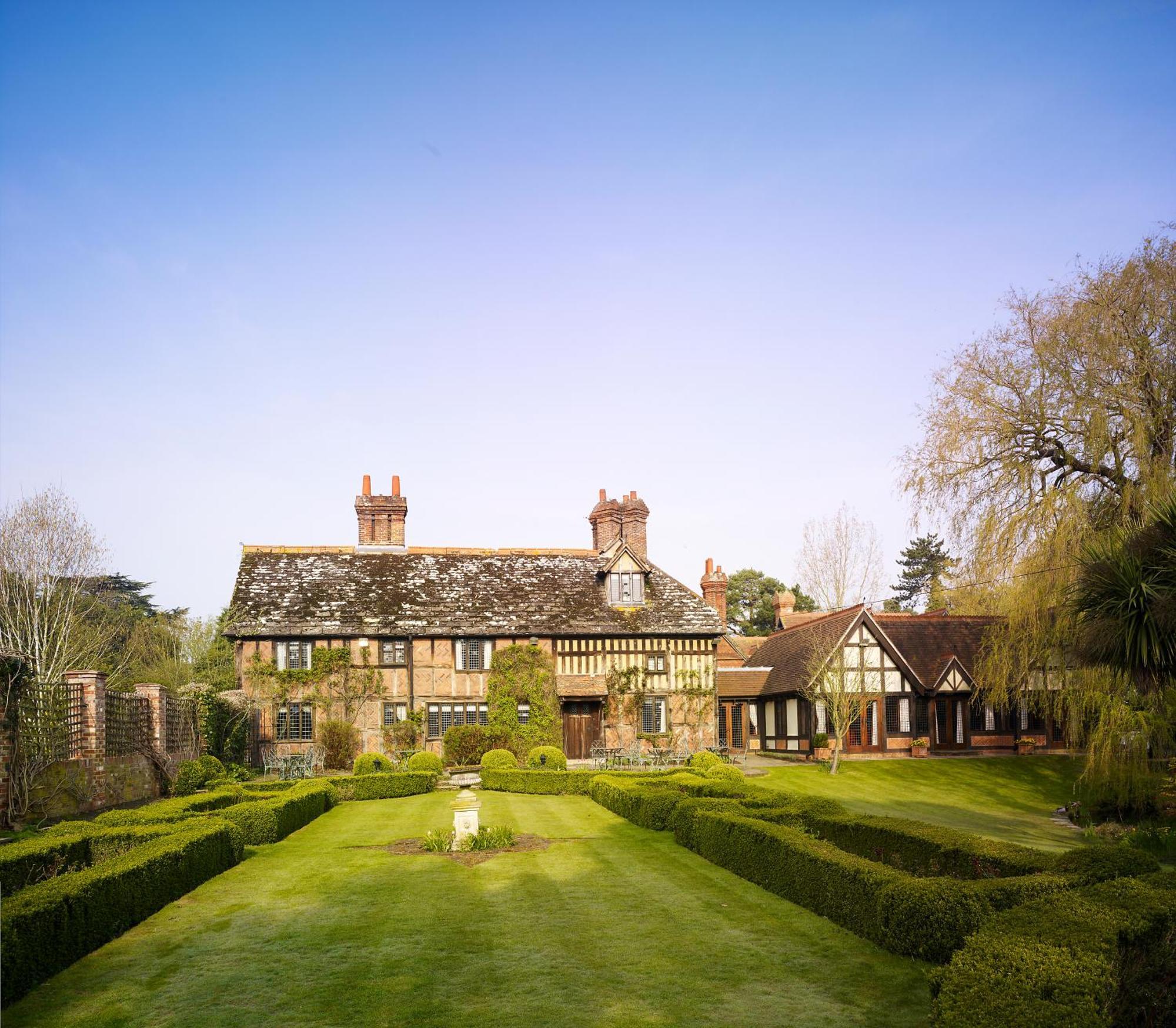 Langshott Manor - Luxury Gatwick 4*