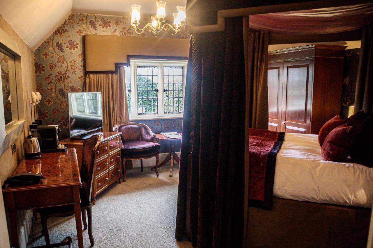 Langshott Manor - Luxury Gatwick Hotel Horley (Surrey)